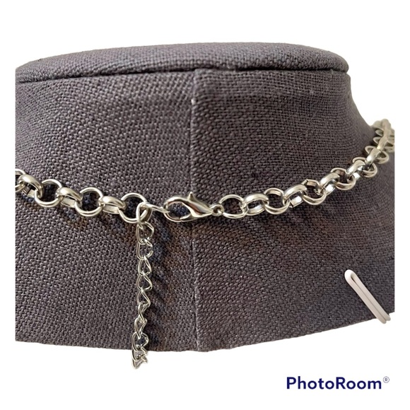 ❤️ Silver Tone Fringe Statement Necklace - Picture 4 of 5